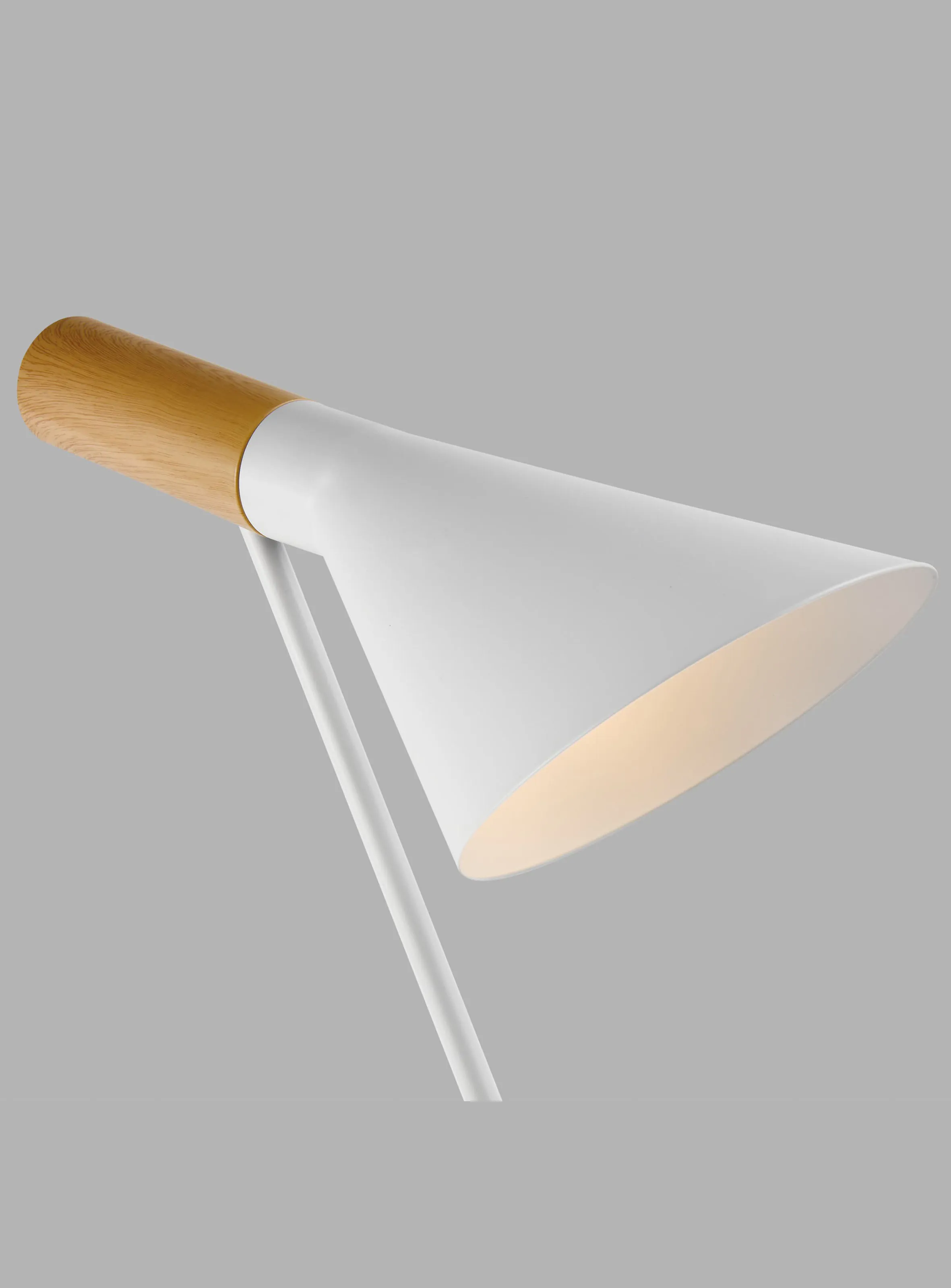 Лампа настольная Moderli TURIN V10477-1T
