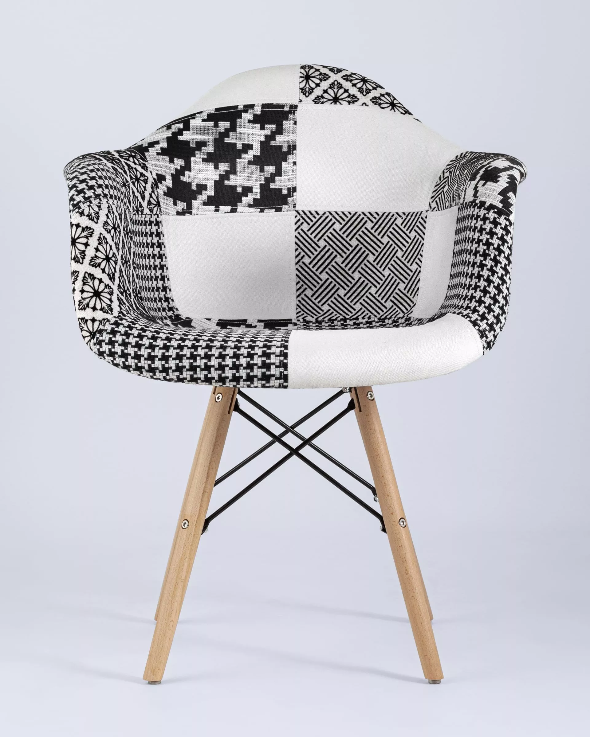 Кресло Eames DSW пэчворк черно-белое