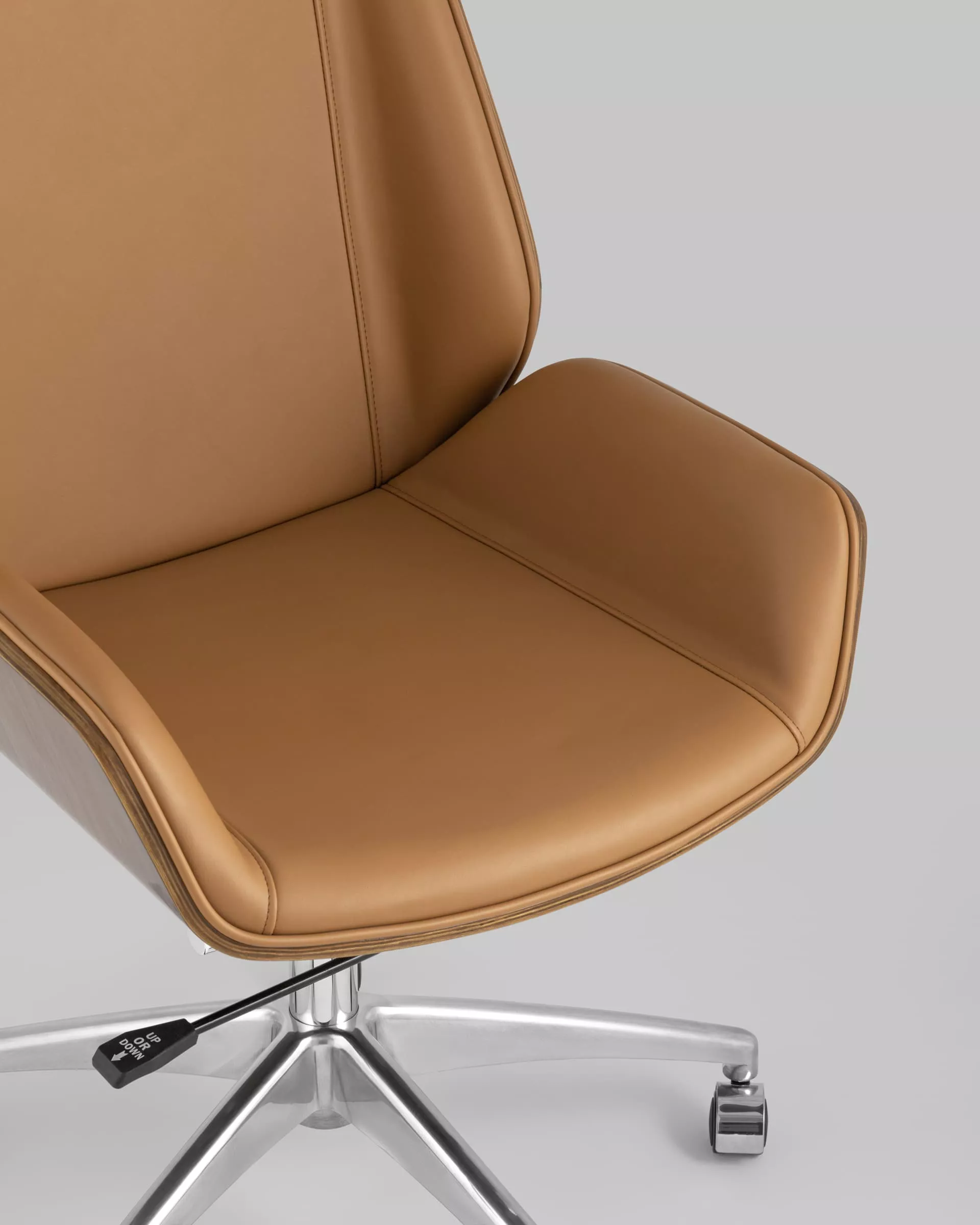 Кресло руководителя TopChairs Crown с механизмом качания коричневое