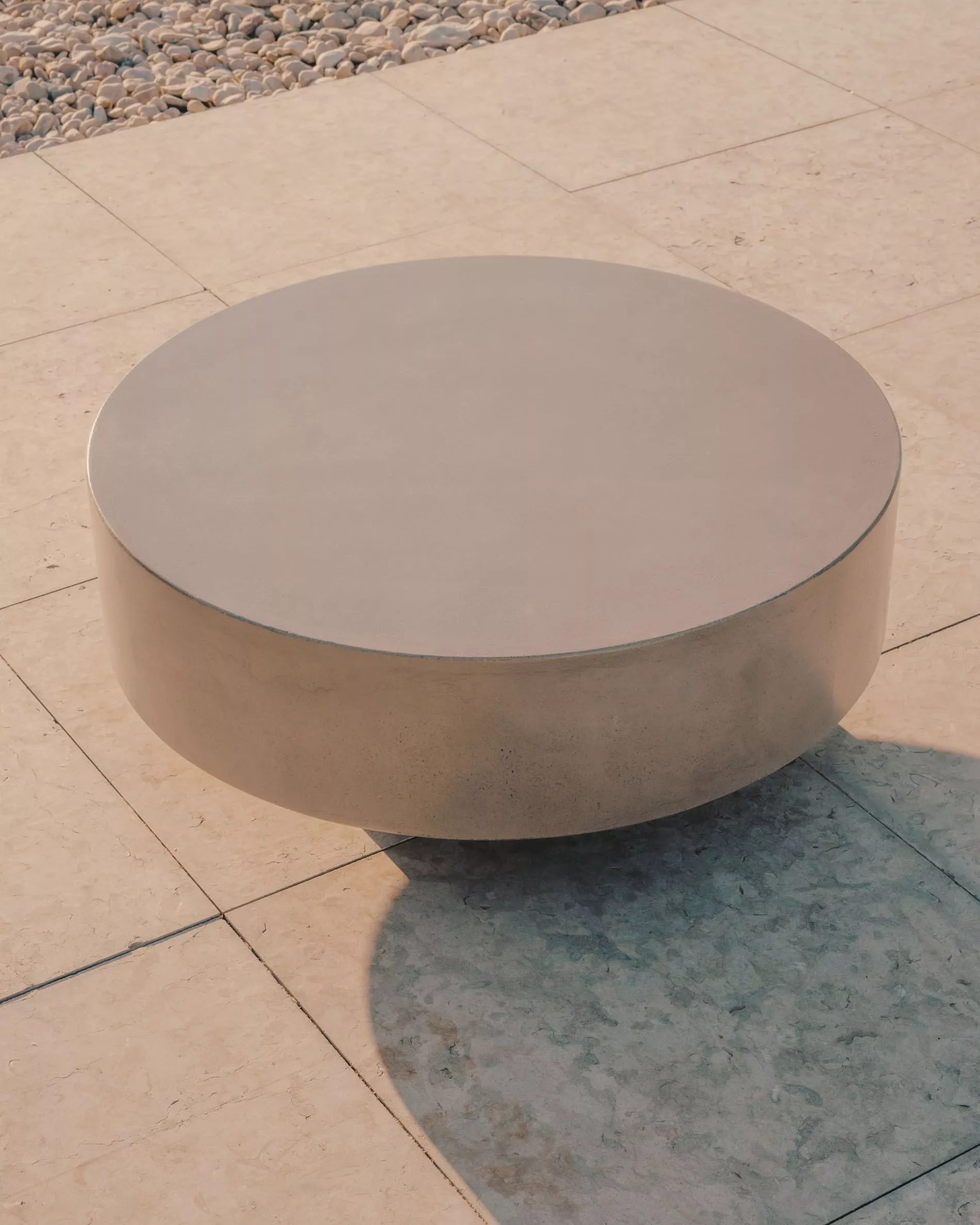 Кофейный столик La Forma Garbet из цемента 80 см