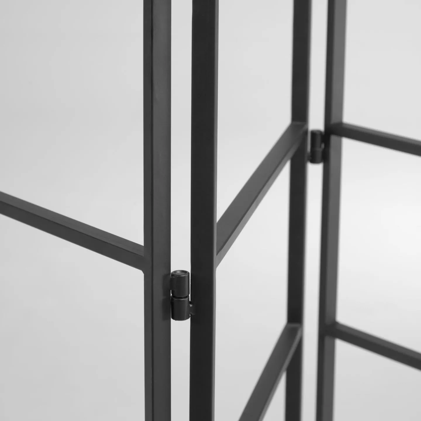 Черная металлическая перегородка La Forma Ondine 124,5 x 184 см