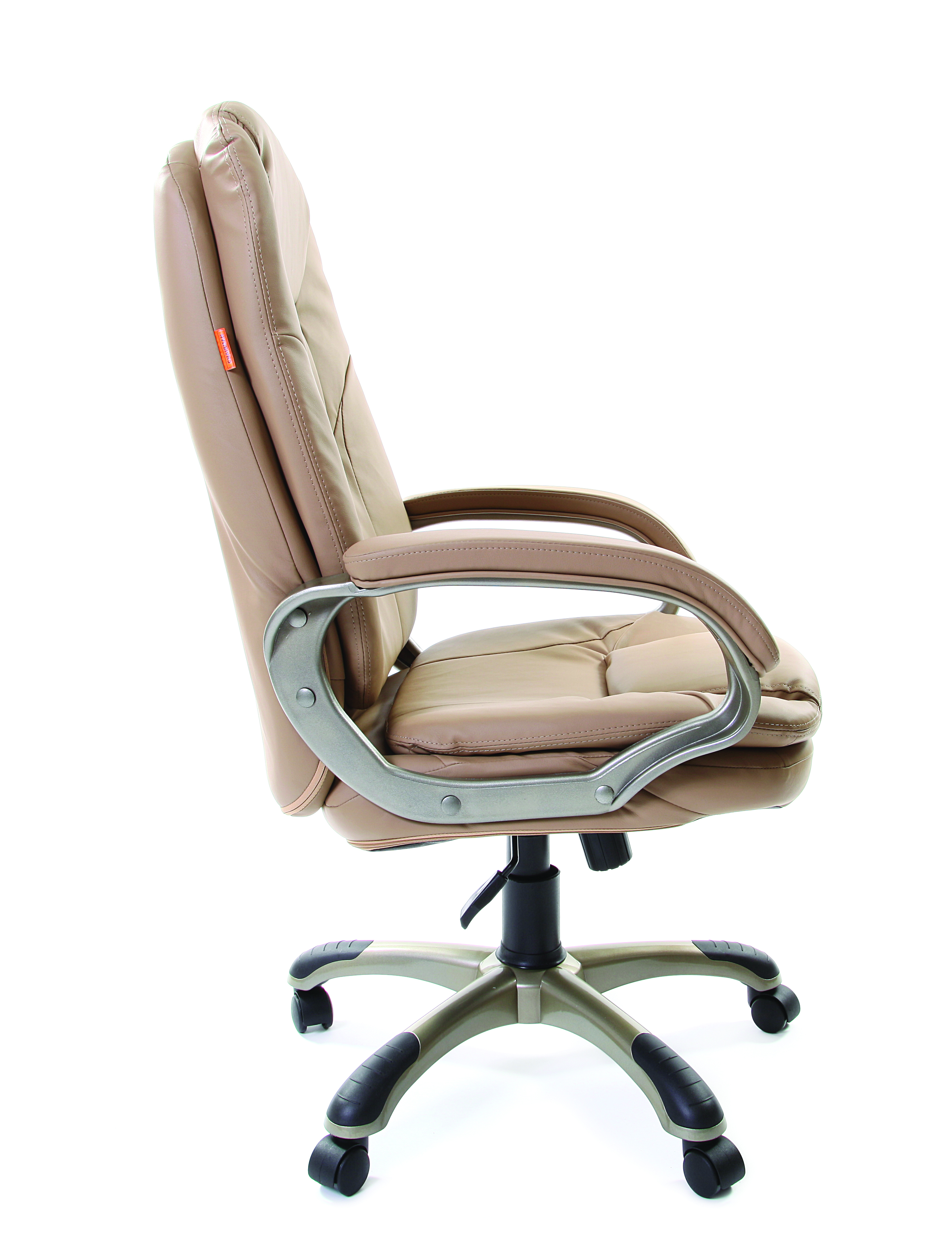 Кресло для руководителя CHAIRMAN 668 с высокой спинкой и подголовником бежевый