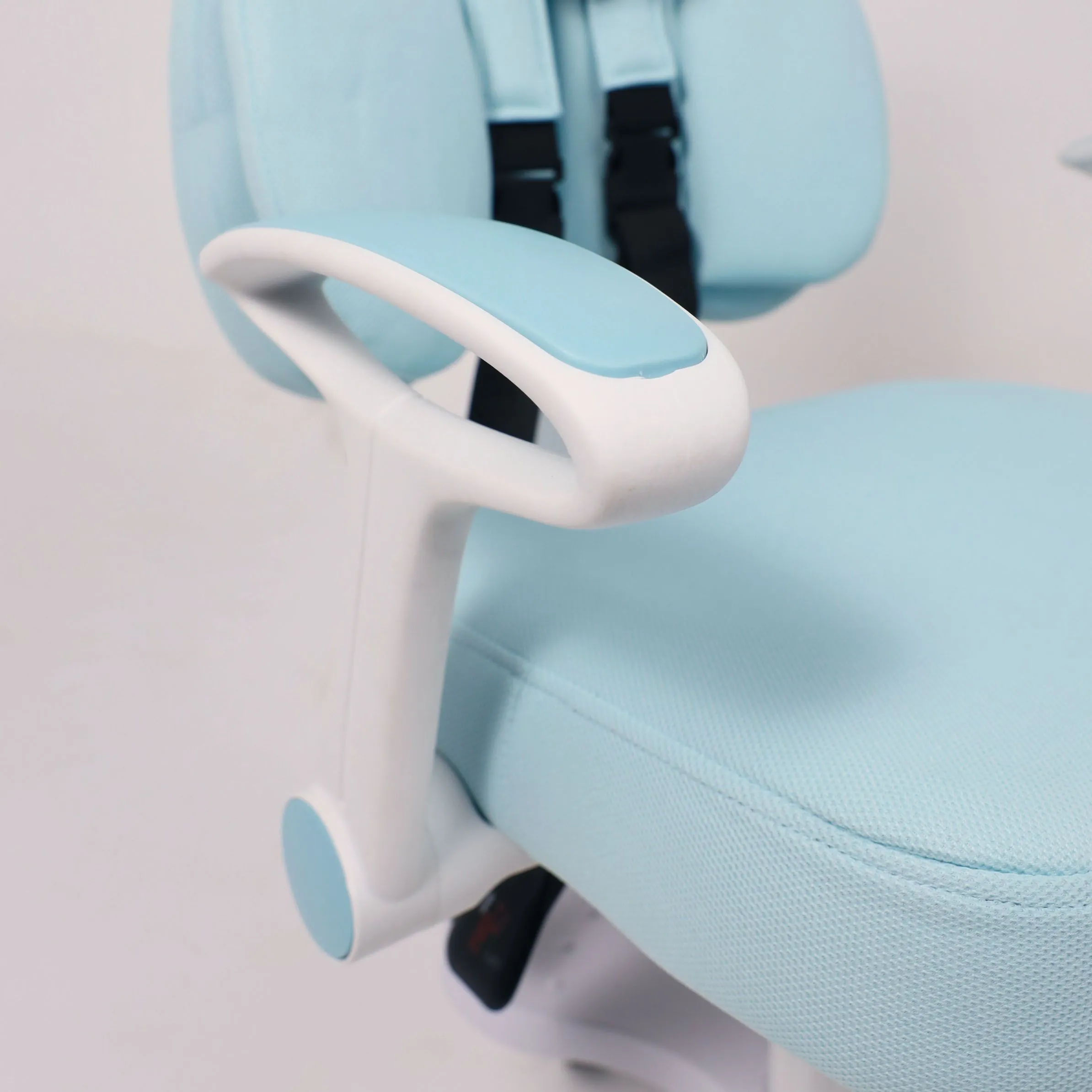 Кресло компьютерное детское LOLU ткань синий 102541